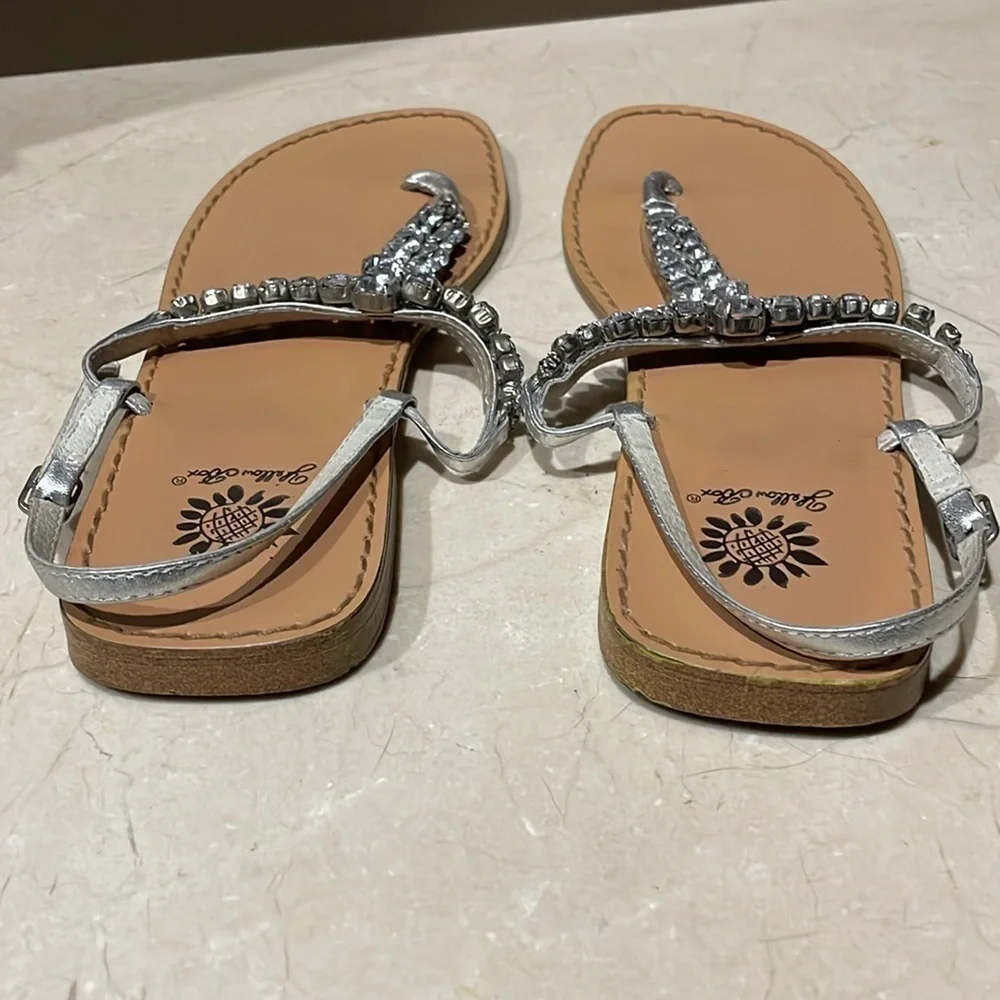 Yellow Box Rhinestone sandals size 8 - Picture 3 of 4